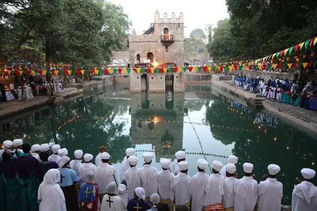 https://grandholidaysethiopia.com/wp-content/uploads/2018/09/Sebaratmu-Festival-Tour-2-640x427.jpg