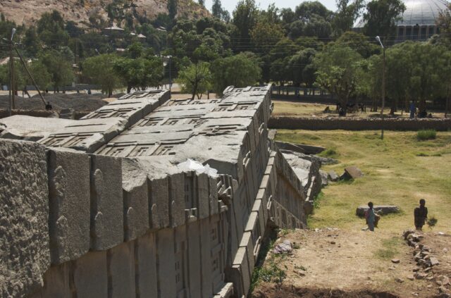 https://grandholidaysethiopia.com/wp-content/uploads/2018/09/The_Great_Obelisk_Axum_2812691618-640x423.jpg