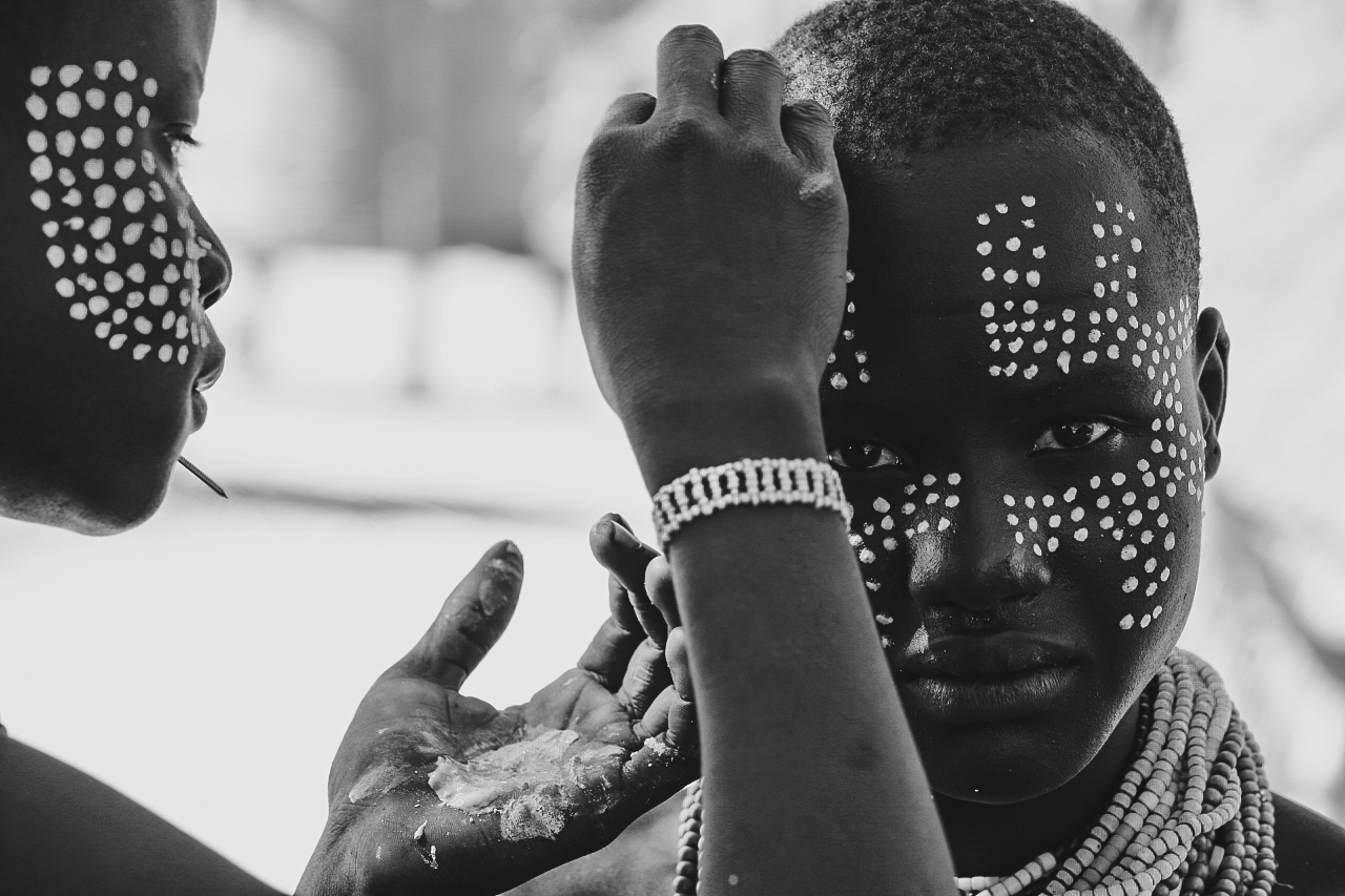 Kara Tribeswomen (4) https://grandholidaysethiopia.com/wp-content/uploads/2025/03/Kara-Tribeswomen-4-1.jpg